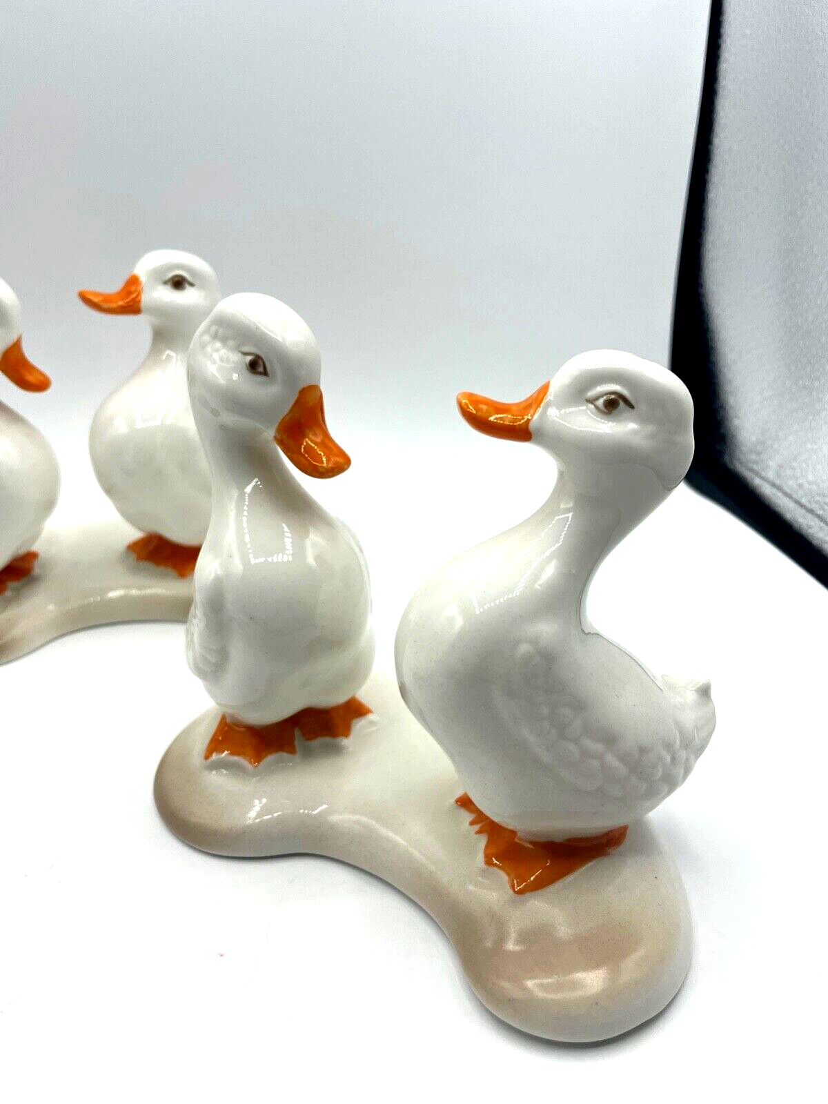 3 x Porzellan Figuren Figurengruppe Gänse Gans Oster Deko Osterdekoration H 13cm4