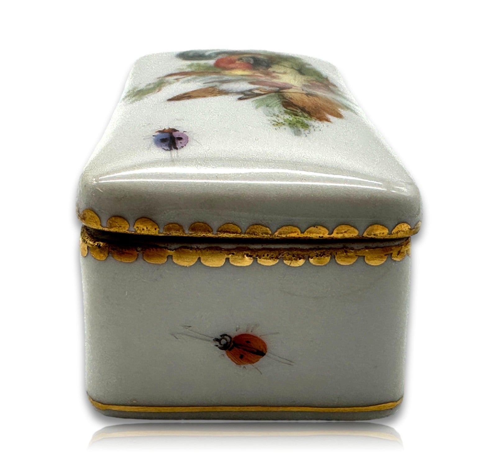 Antike Porzellan-Schatulle - Hahn-Dekor & Insektenmalerei - handbemalt - um 19008