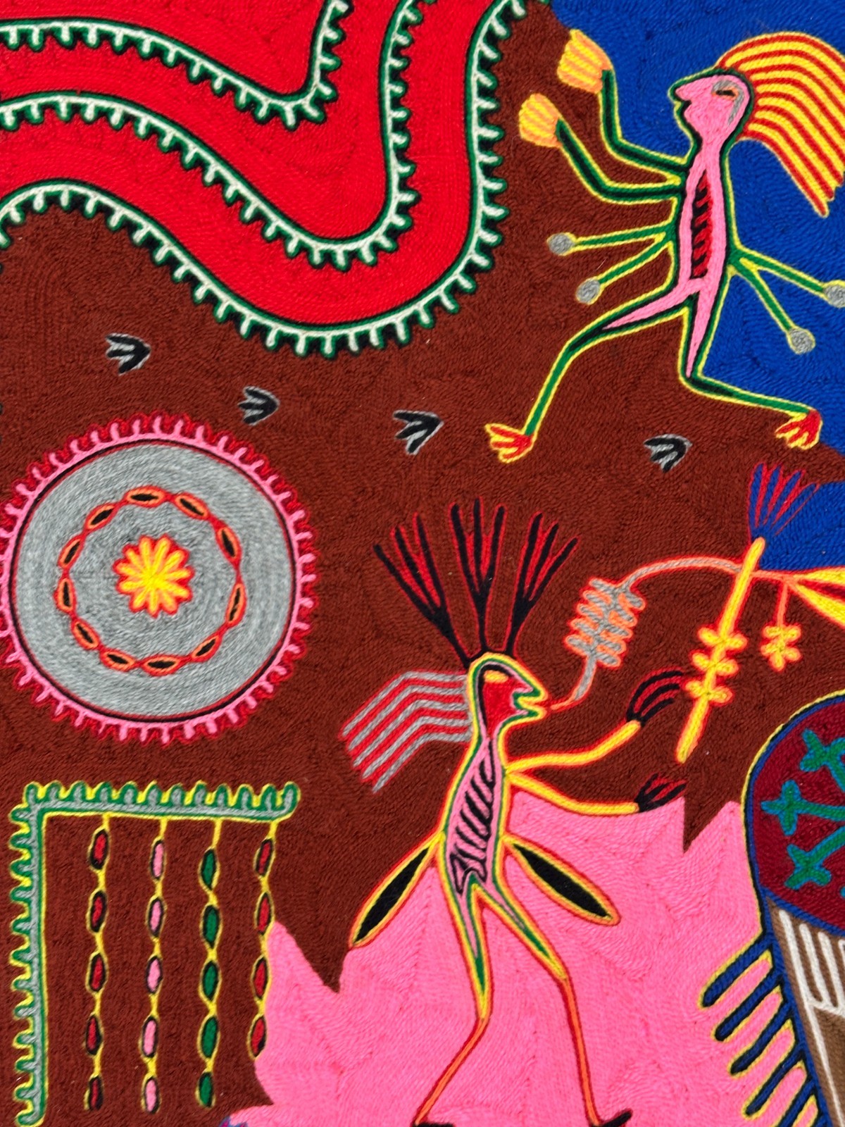 Huichol Garnbild „Nierika“ – Eligio Carrillo - 61×58 cm - Hirsch & Peyote2