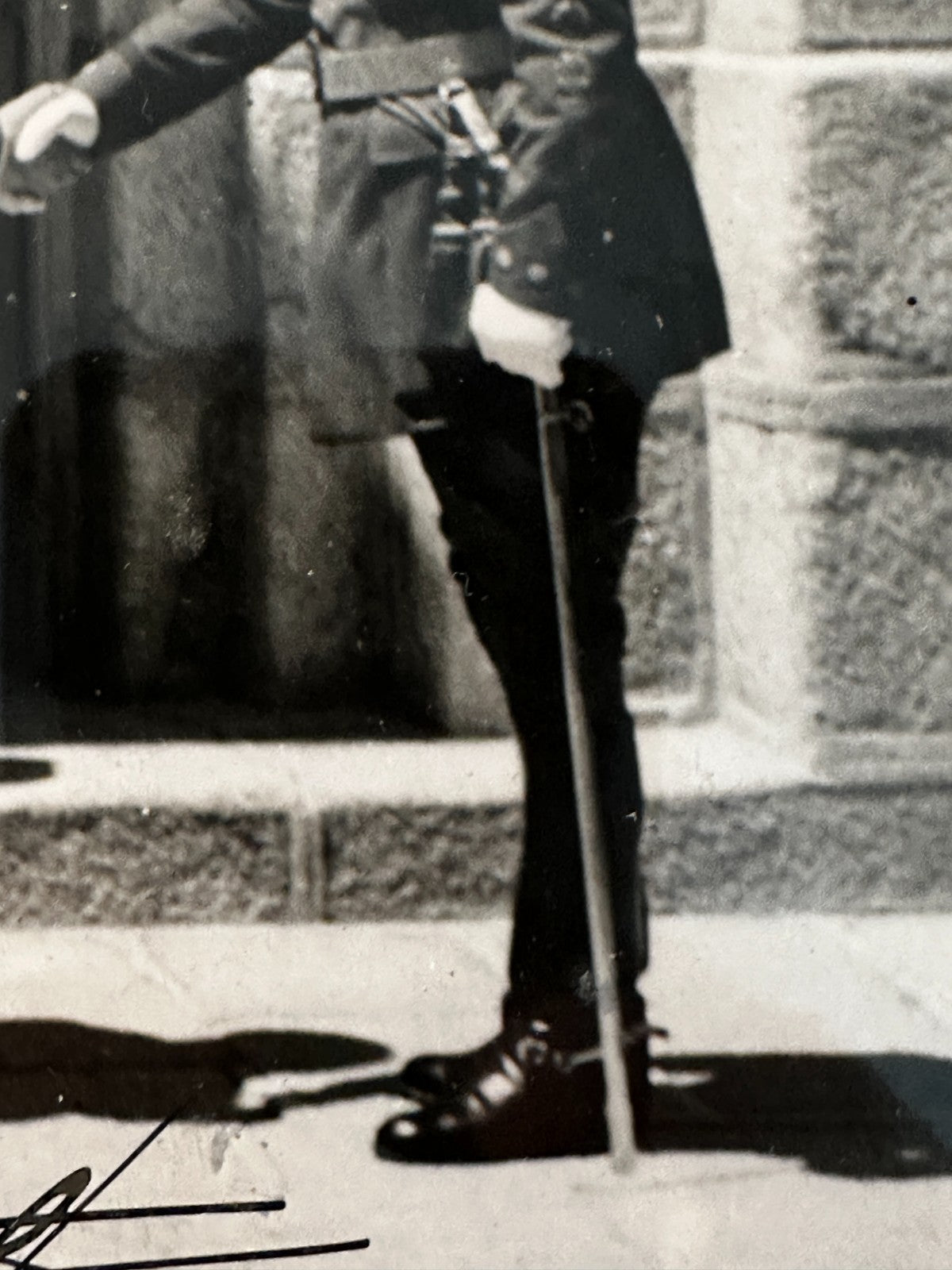 Francisco Franco – signierte Original-Fotografie am Kircheingang El Prado Madrid5