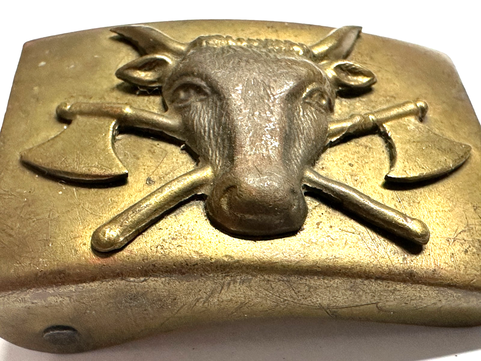 Metzger Zunft Gürtelschnalle um 1900/30 – Messing - Ochsenkopf gekreuzten Beile1