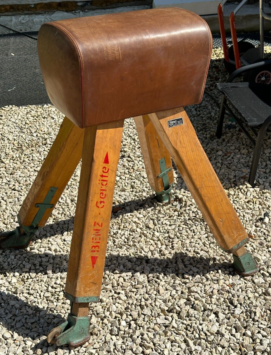 BENZ - alter Turnbock - Rindsleder - massiv Hartholz - Stufenlose Verstellung5