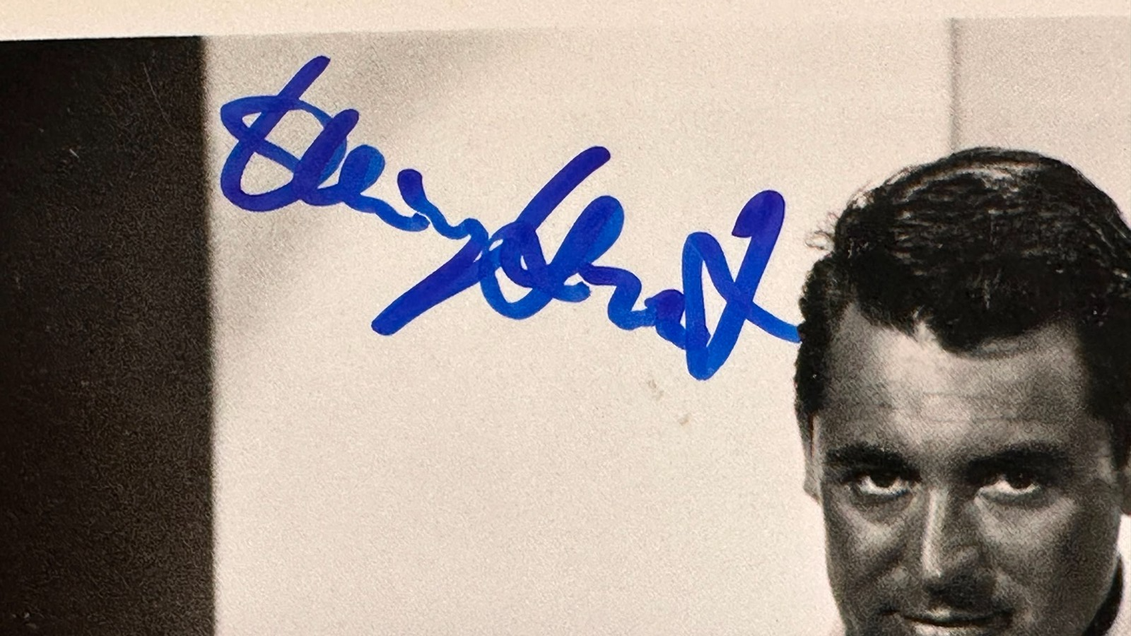Cary Grant Autogramm Foto signiert Filzstift 15x11 cm Hollywood Klassiker5