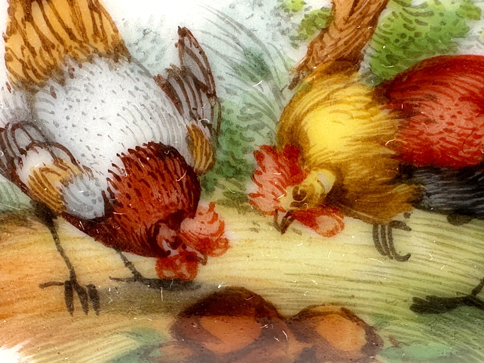 Antike Porzellan-Schatulle - Hahn-Dekor & Insektenmalerei - handbemalt - um 190013