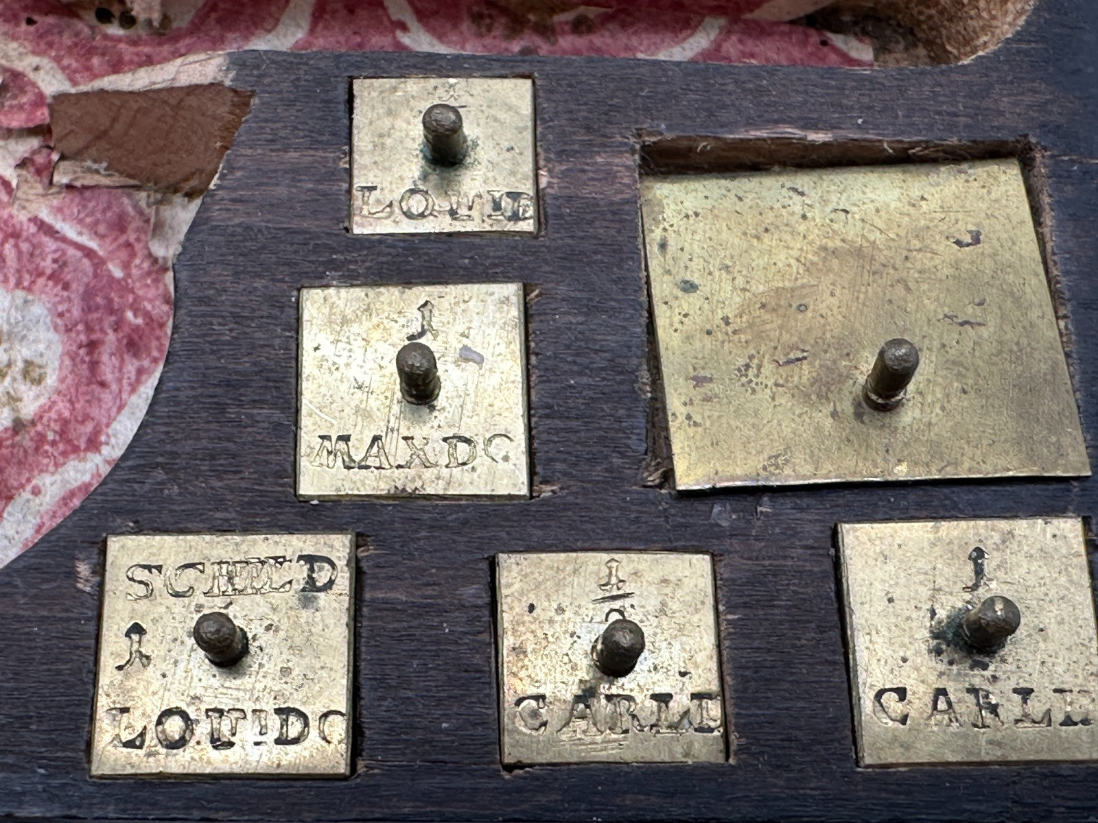 Antike Coin Scale um 1820 – Holzschatulle - Messinggewichte - Ducat, ½ Sovereign6