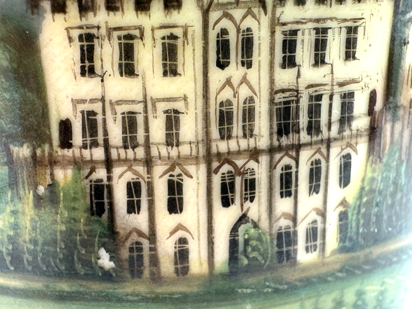 Feine Ansichtentasse mit Goldrand – Schloss Reinhardsbrunn Carl Tielsch ca. 197