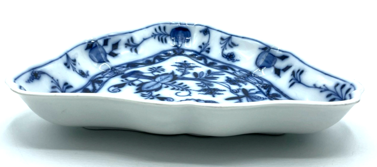 1 alte Teichert Porzellan Zwiebelmuster dreieckige Schale Salatschüssel gepflegt2