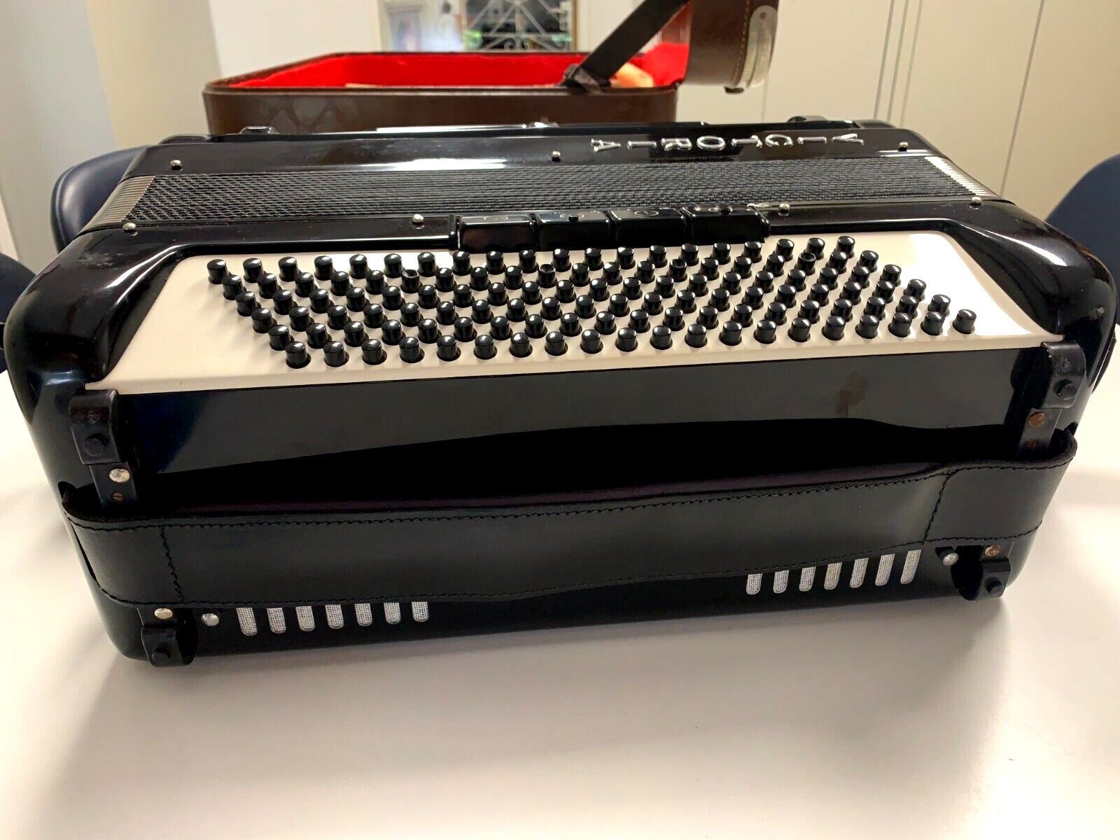 Profi Victoria Accordion 120 Bass - 11 x Diskantregister - 4 x Bassregister8