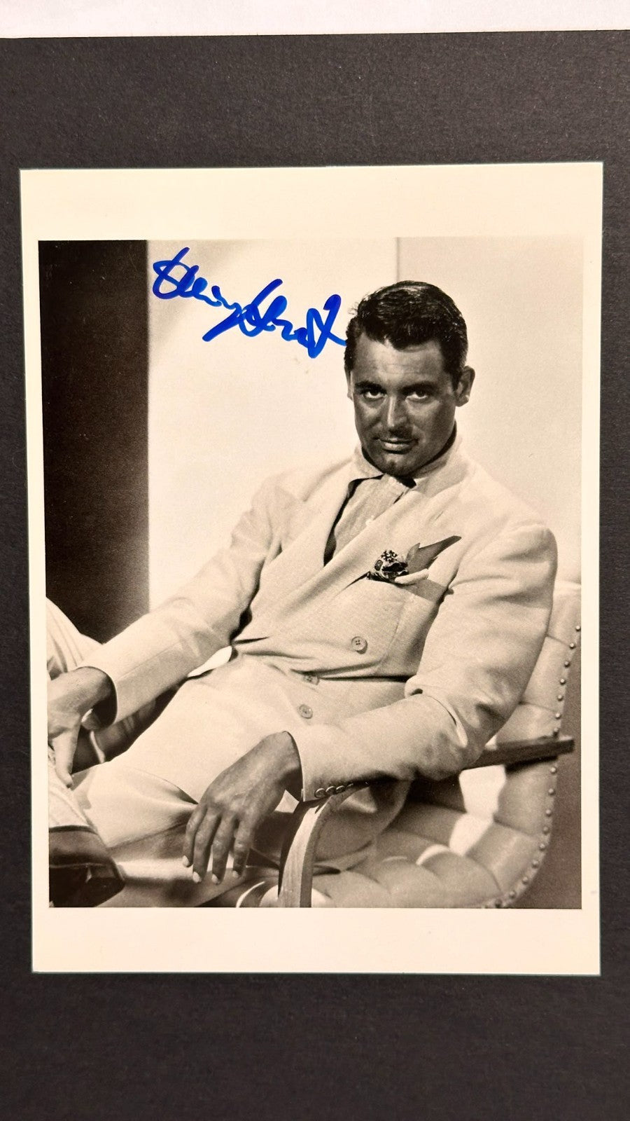 Cary Grant Autogramm Foto signiert Filzstift 15x11 cm Hollywood Klassiker1