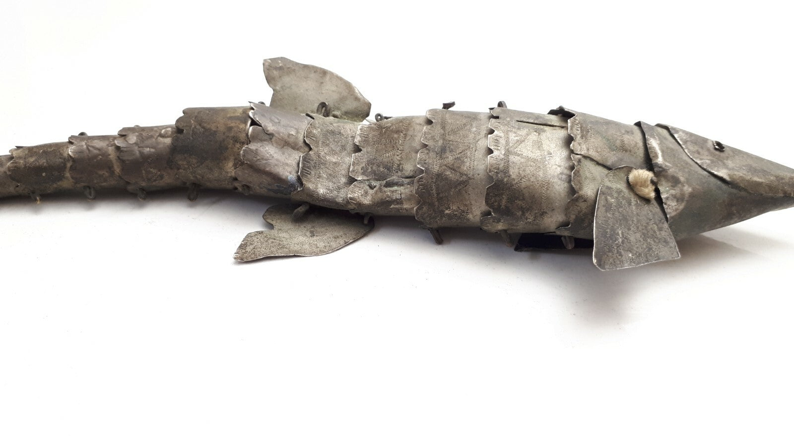 XL Gewandnadel mit Gliederfisch - Kolonialzeit, 18. - 19. Jh. sehr selten2
