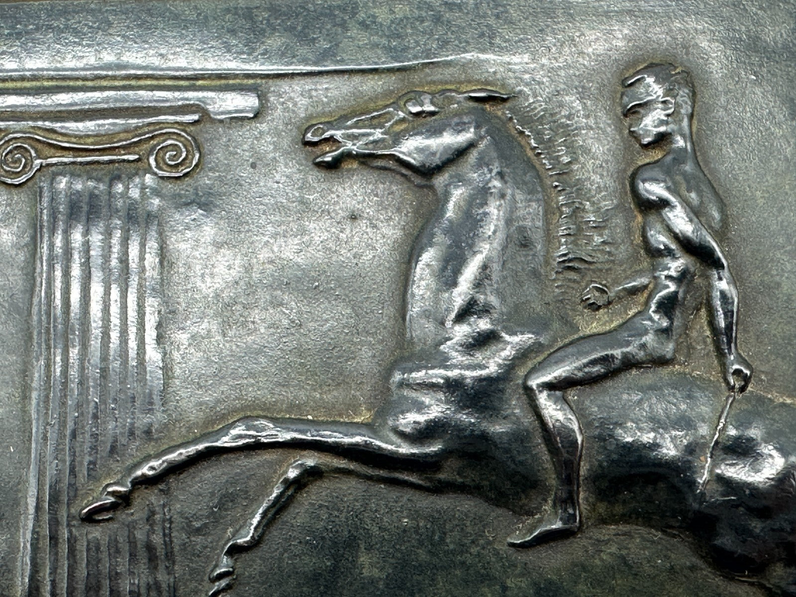 Erhard & Söhne Schwäbisch Gmünd - Art Déco Schatulle - Bronze Relief 'Dioskuren'16