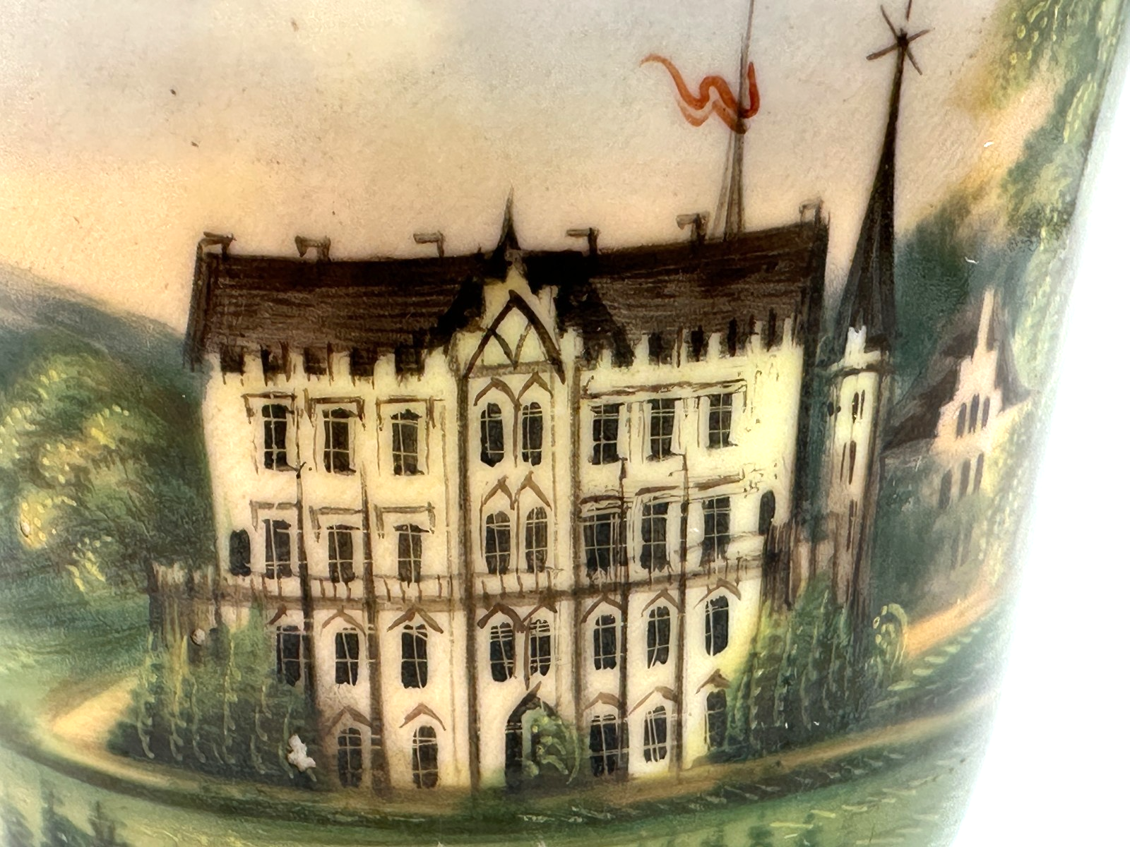 Feine Ansichtentasse mit Goldrand – Schloss Reinhardsbrunn Carl Tielsch ca. 196
