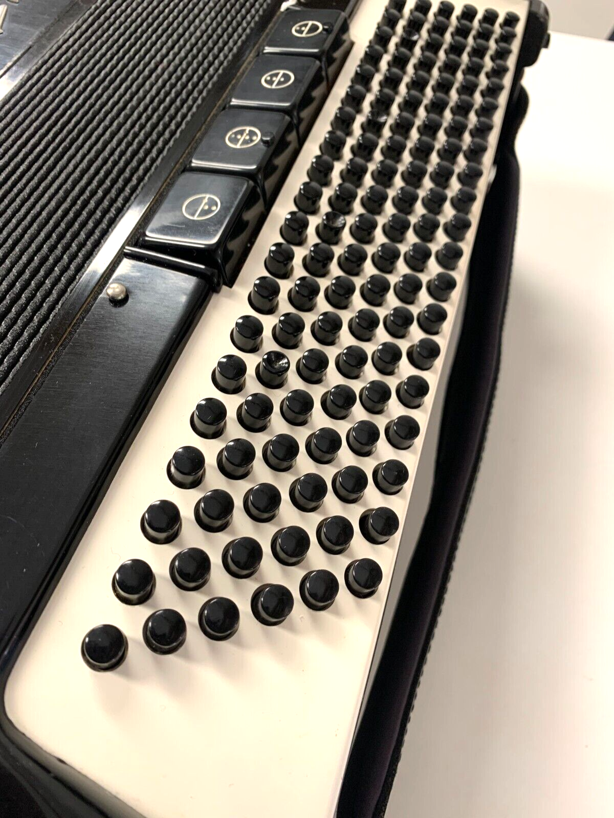 Profi Victoria Accordion 120 Bass - 11 x Diskantregister - 4 x Bassregister4