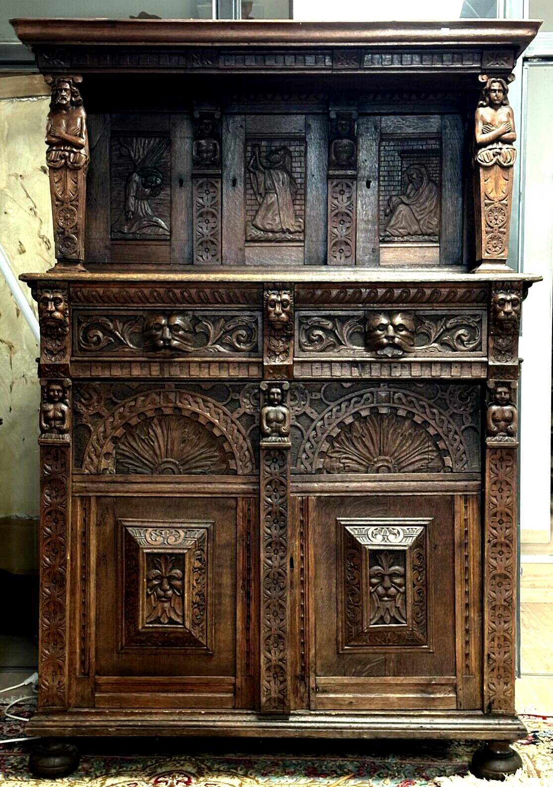 Renaissance - Eiche - 17. Jahrhundert - Buffet Schrank - reiche Schnitzerei0
