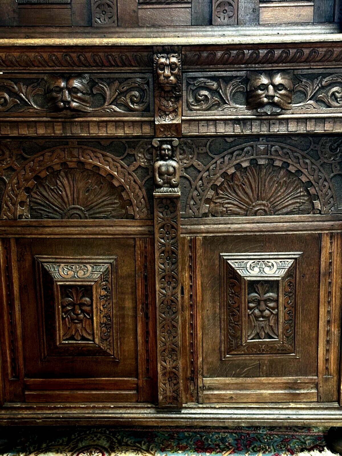 Renaissance - Eiche - 17. Jahrhundert - Buffet Schrank - reiche Schnitzerei1