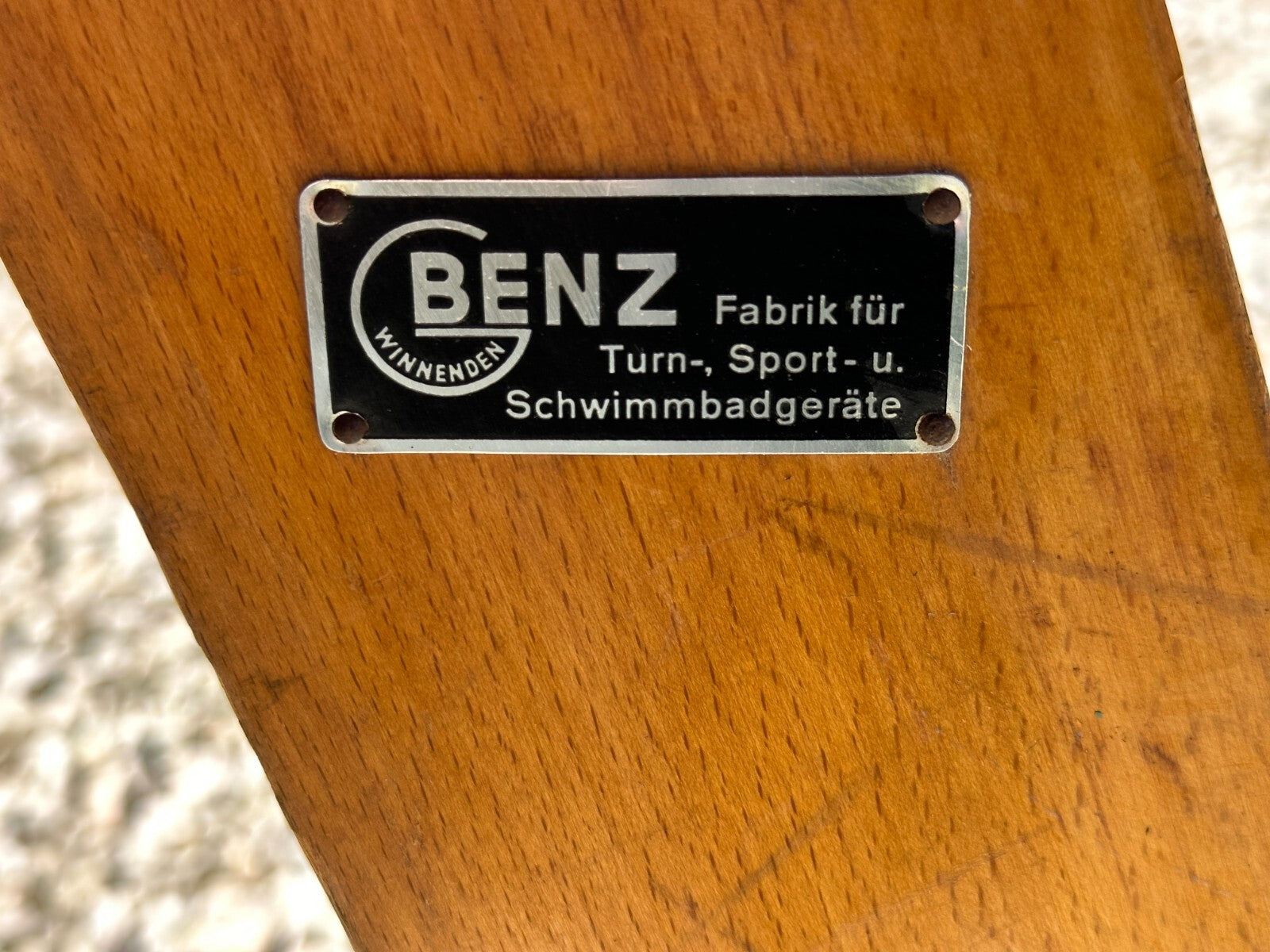 BENZ - alter Turnbock - Rindsleder - massiv Hartholz - Stufenlose Verstellung3