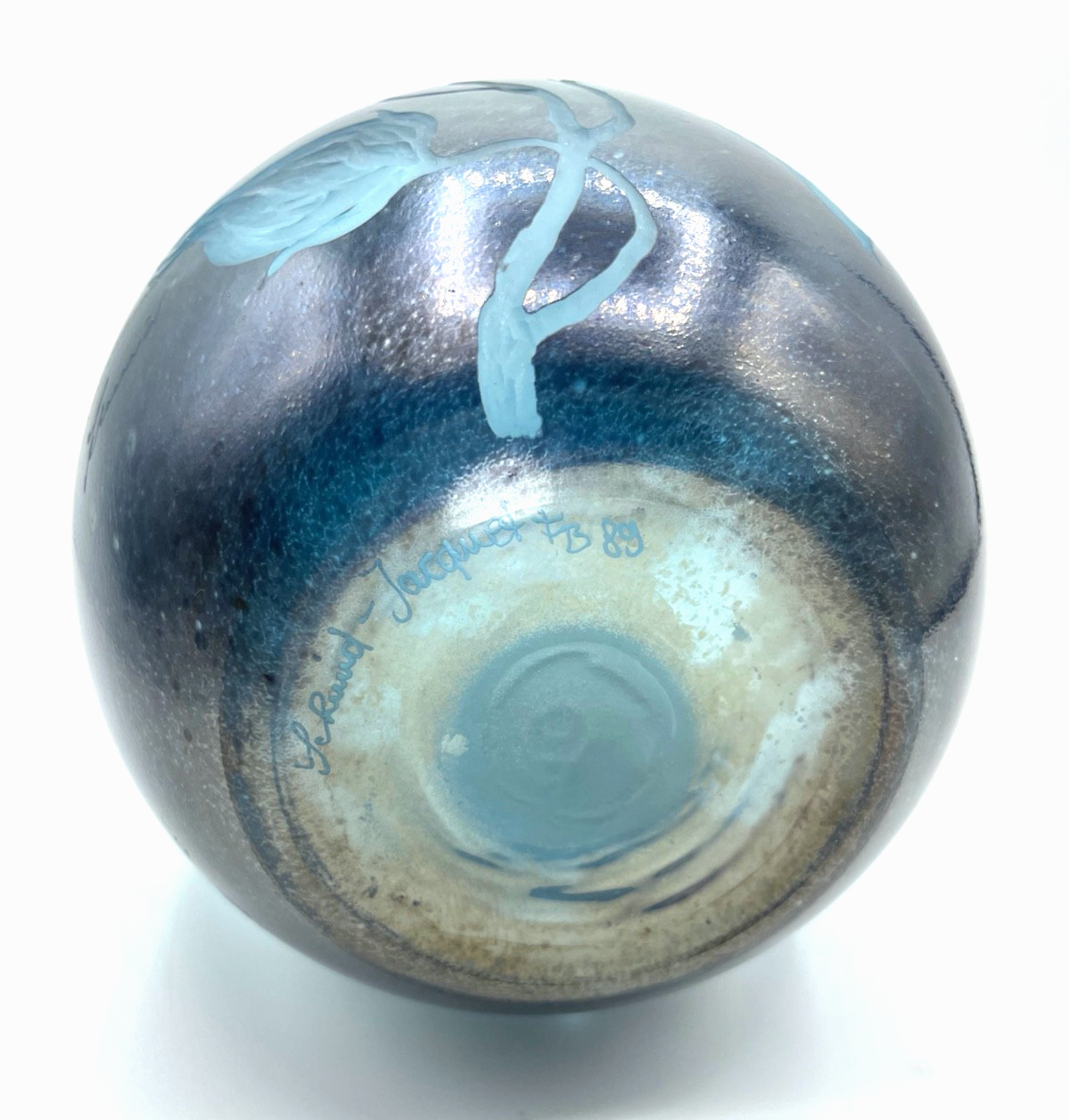 Attraktive Glaskunst Vase Schmid - Jacquet signiert irisierend + geätzte Blumen7