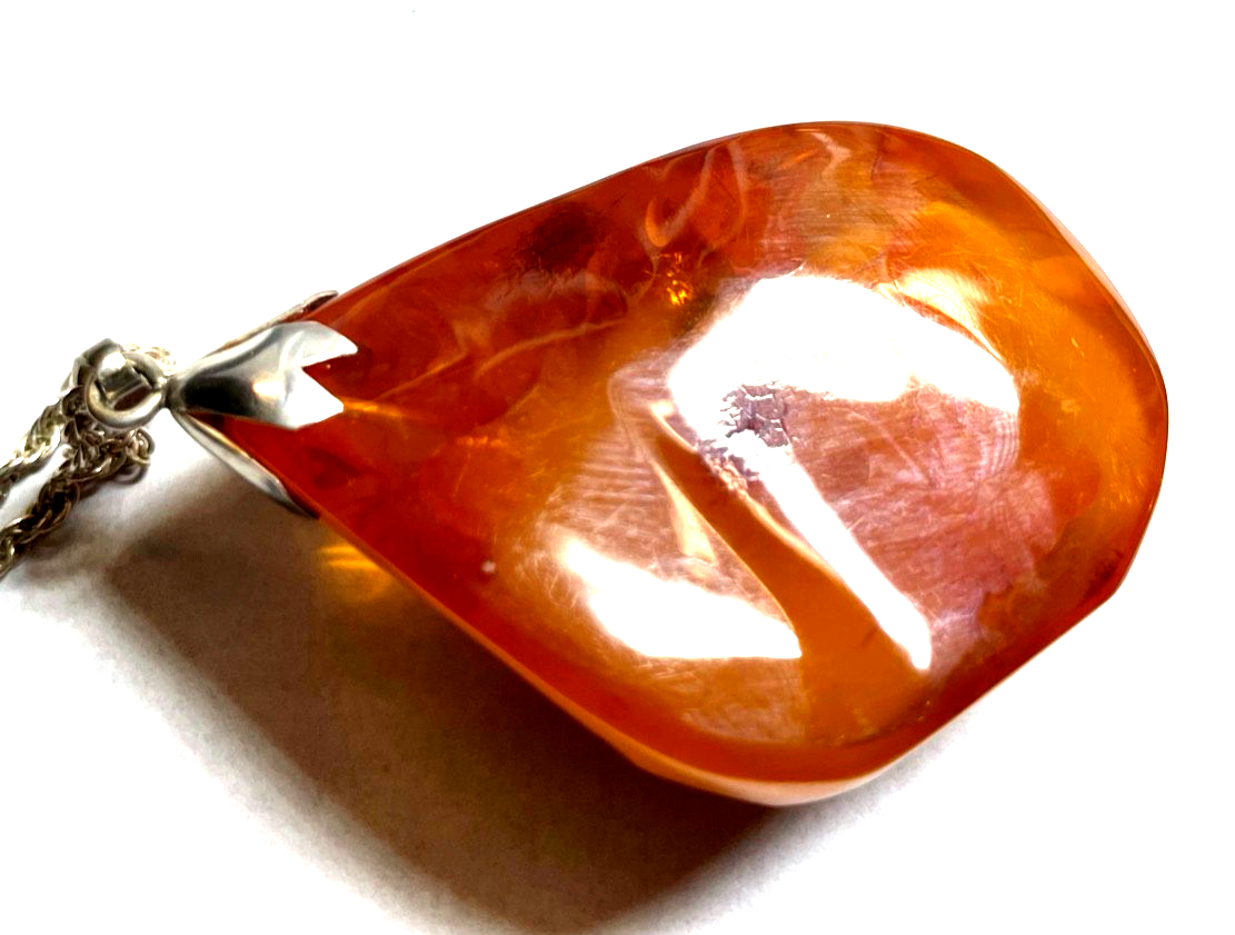 Mächtiger vintage Natur Bernstein Nugget poliert Anhänger Echtsilber Kordelkette9