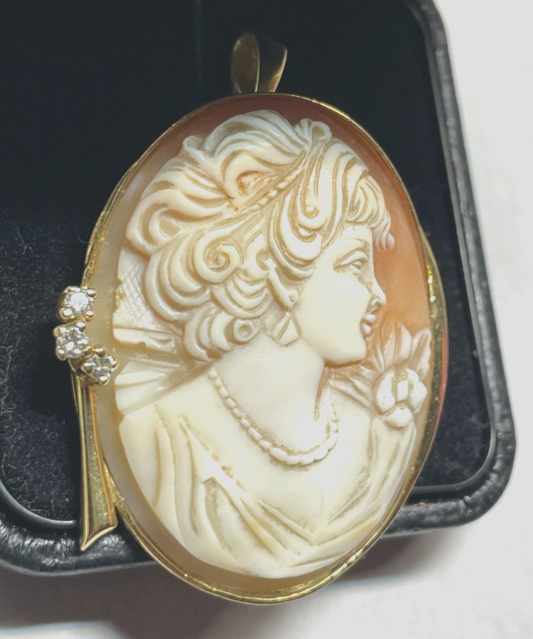 Antik Anhänger oder Brosche feine gr. Gemme Cameo in 750 Gelbgold + 3 Brillanten1