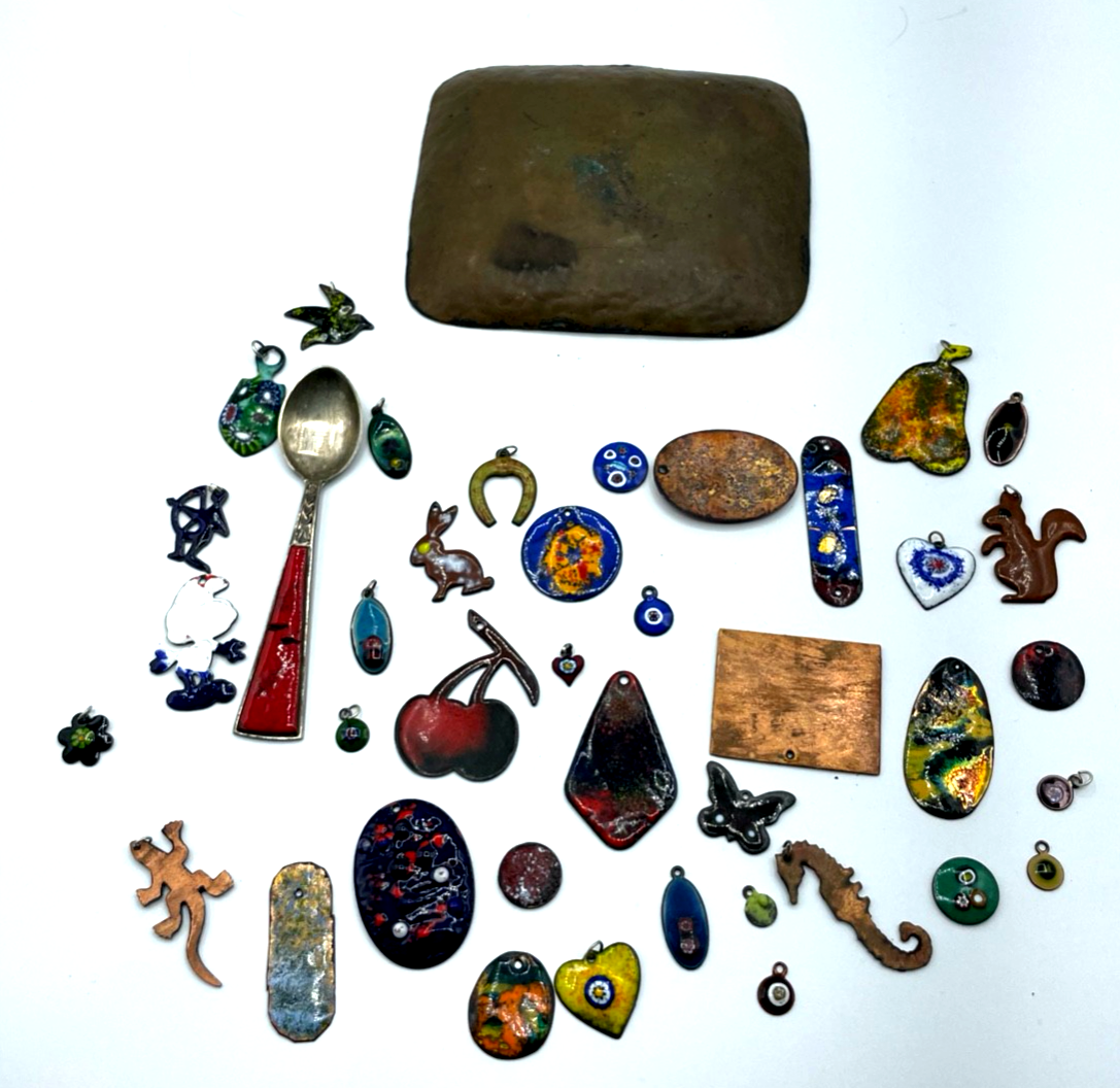 Dachbodenfund vintage Emaille Arbeiten Anhänger Handarbeit 70er J gr. Konvolut10