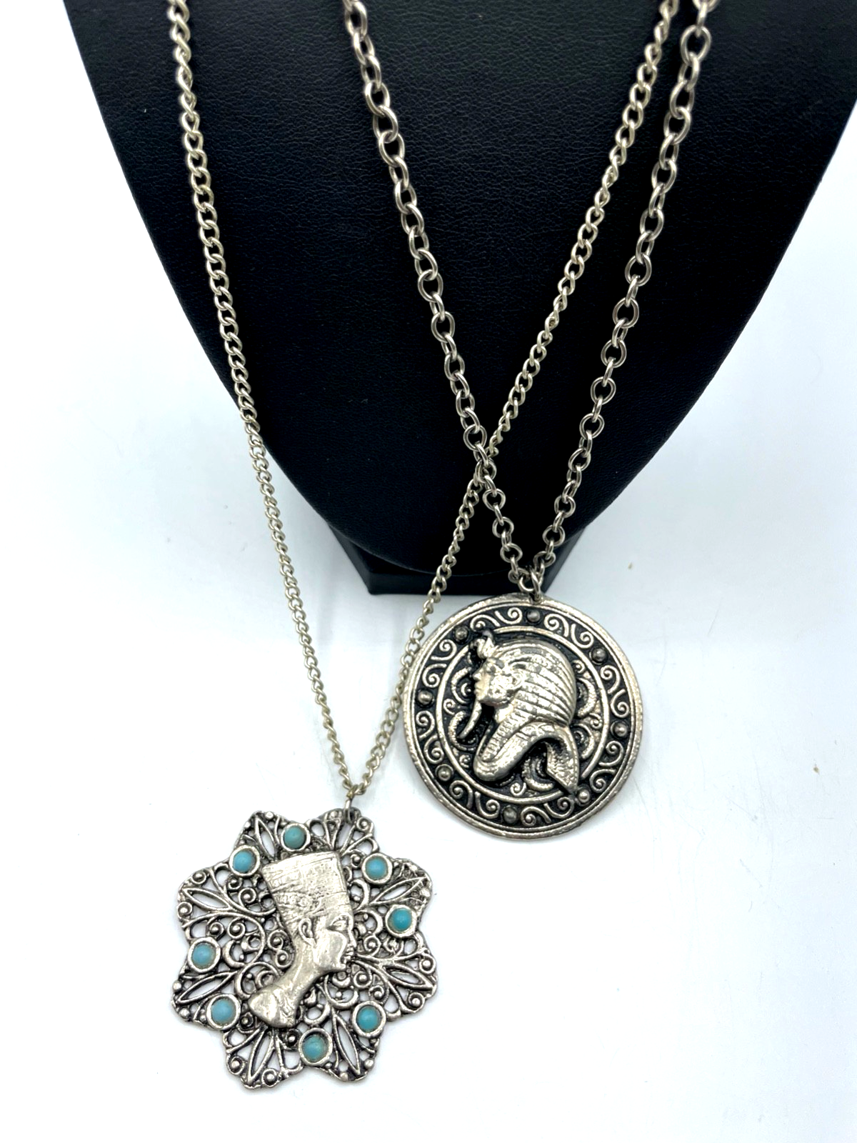 Vintage Modeschmuck 2 Ketten Ägypten Pharao + Nofretete Anhänger 70erJ gepfl.1