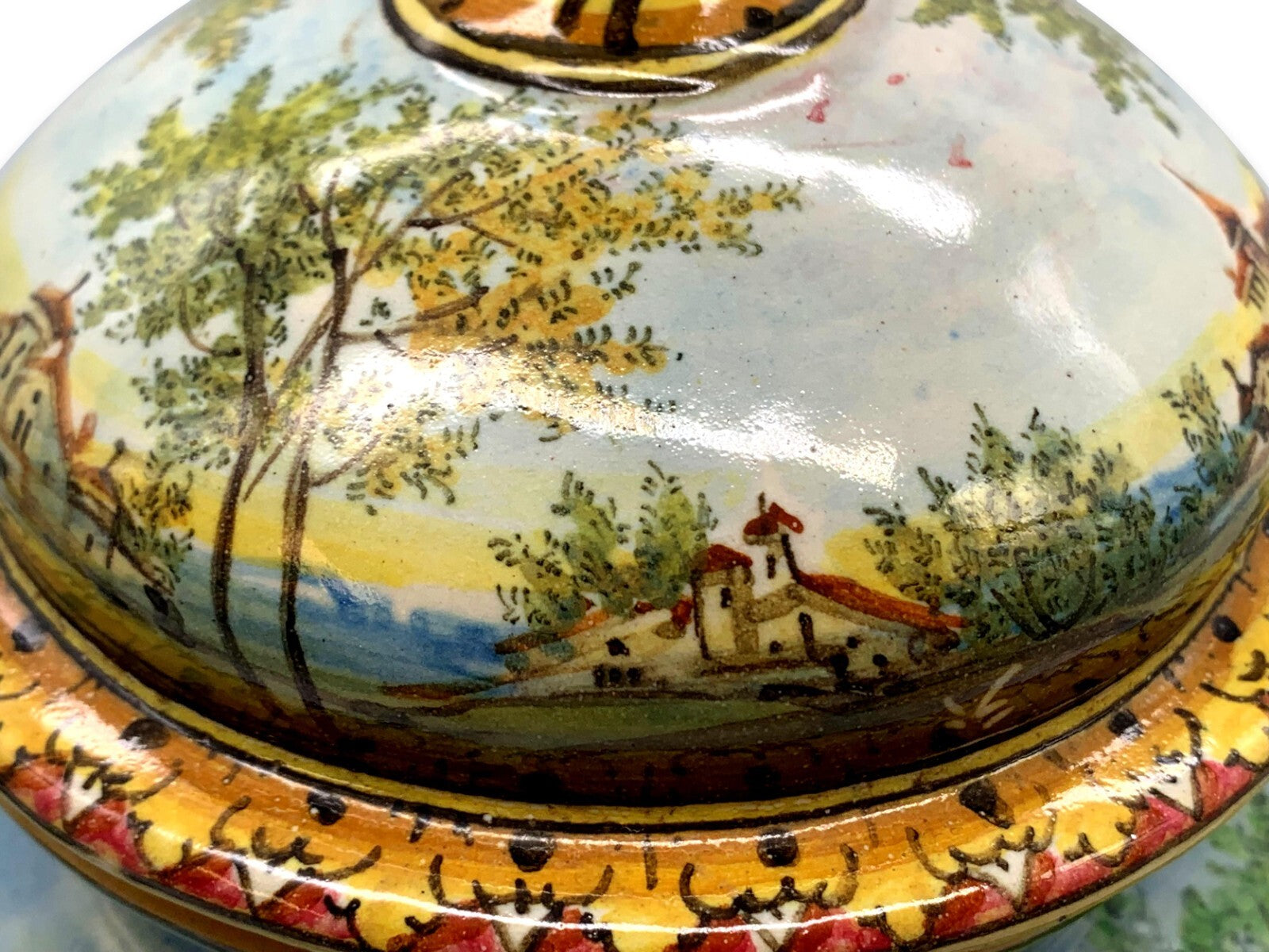 Angelo Minghetti  -  italienische Majolika - Deckelvase mit Griffen - Handbemalt10