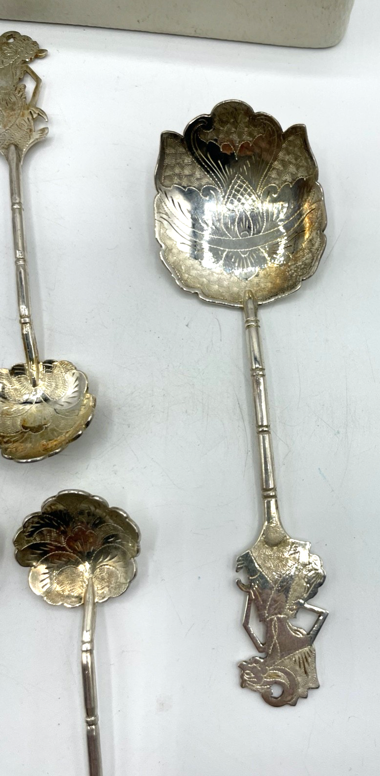 Vintage Indonesien 700 Silber Wayang Löffel Set 7 Stück. unbenutzt in Box 112 Gr1