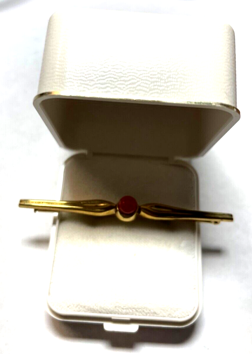 Klassische Stabbrosche Anstecknadel 333 Gold 8 K GG mit Koralle Button gepflegt2
