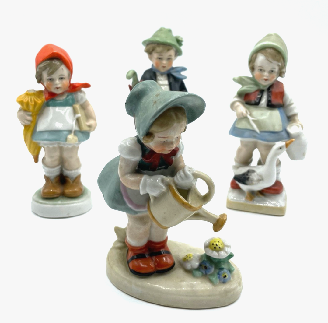 4 alte Kinder Porzellan Figuren Nippes um 1900 handbemalt allerliebst gepflegt2
