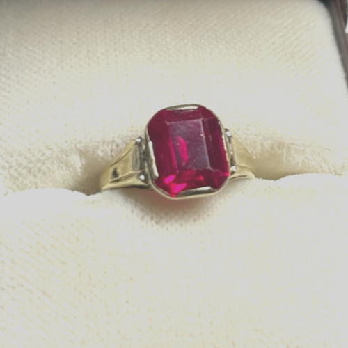 Aparter antik Ring 333 Gold 8 K roter Spinell Farbstein Ø 15 mm RG 47  gepfl.1