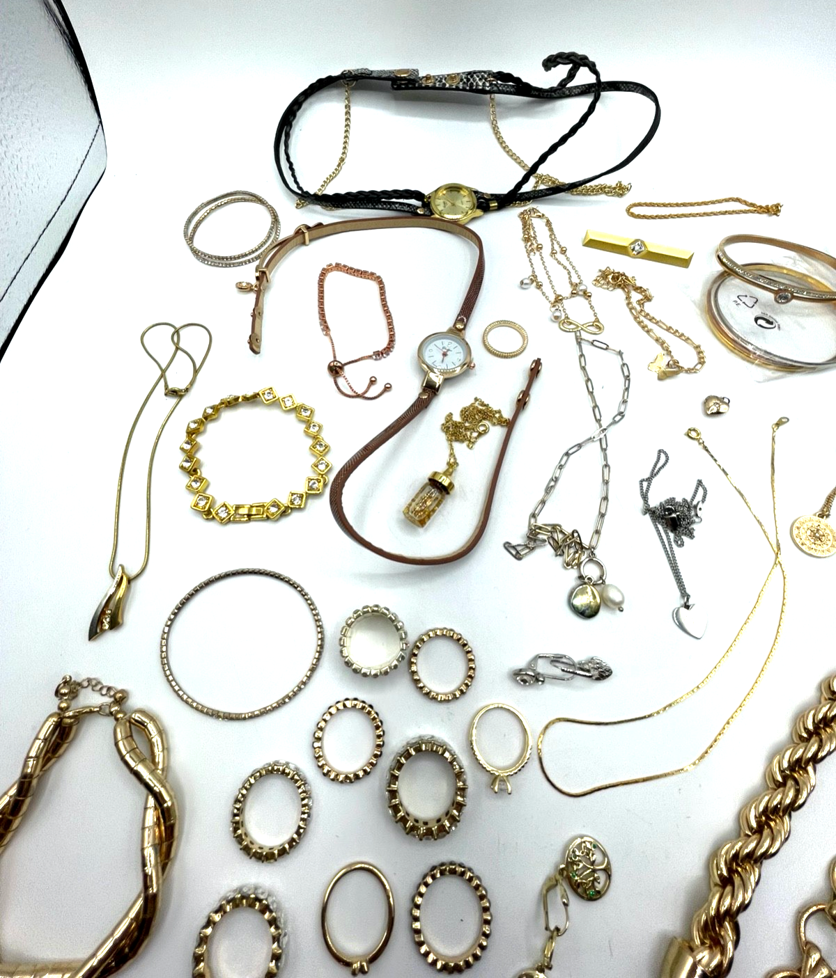 Konvolut moderner Modeschmuck gemischt hauptsächlich ungetragen sehr gepflegt14