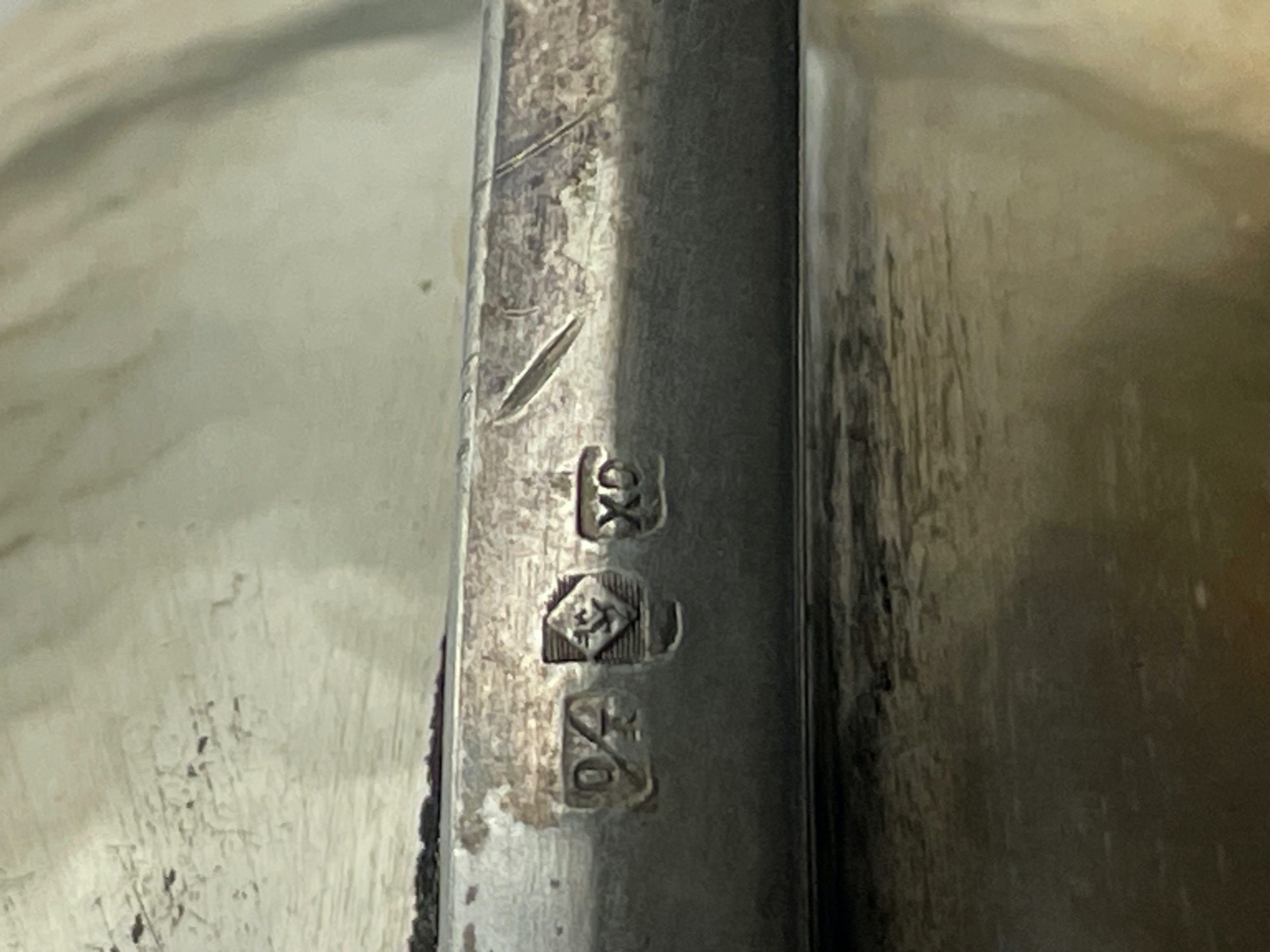 Jugendstil WMF dekorative Anbietschale auf Fuß Hammerschlag Dekor Straussenmarke5