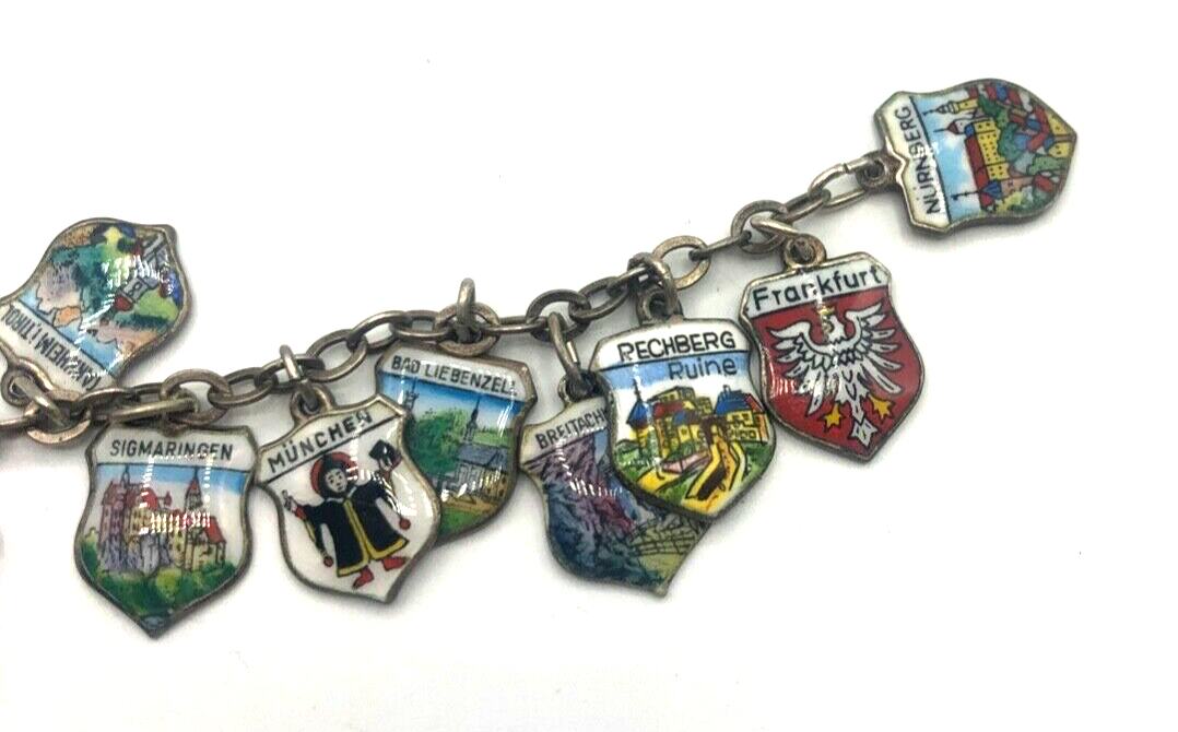 Vintage Silber gut bestücktes Bettelarmband Stadtwappen 24 Reiseandenken Emaille5