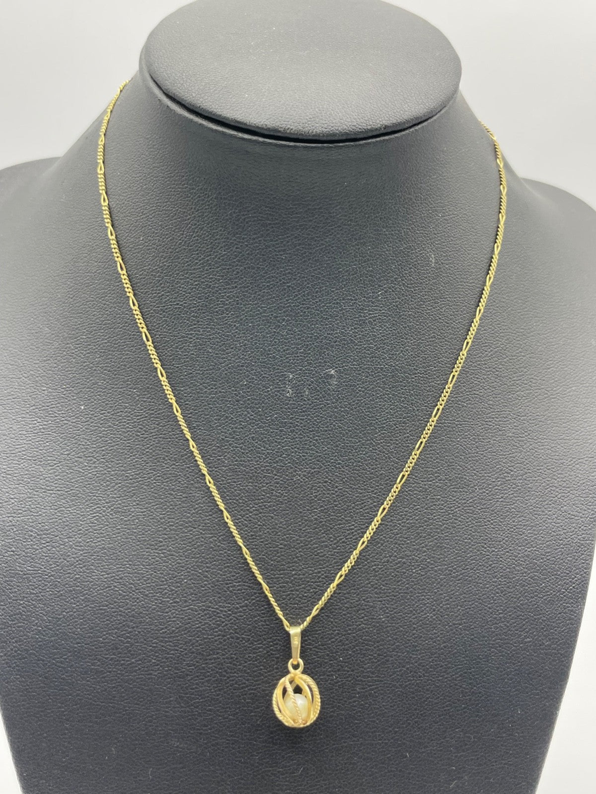 333 Gold 8 K Halskette Figaro Kette Juwelier L 38,5 cm + Anhänger Perle im Käfig0