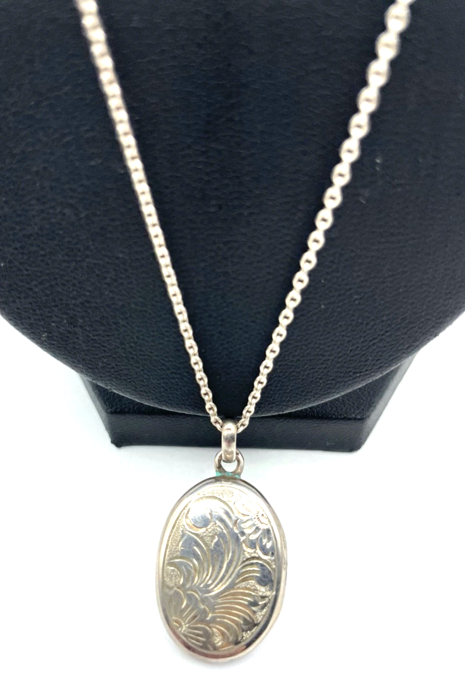 Vintage 925 Silber Medaillon + 56cm Sterling Gliederkette top gepflegt ziseliert0