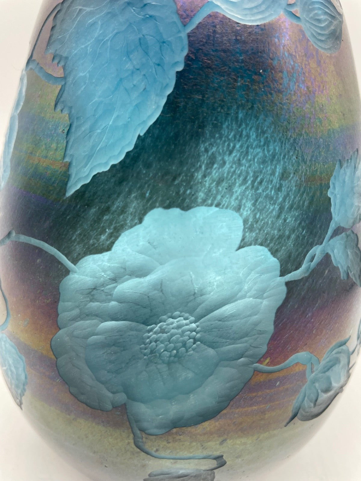 Attraktive Glaskunst Vase Schmid - Jacquet signiert irisierend + geätzte Blumen2