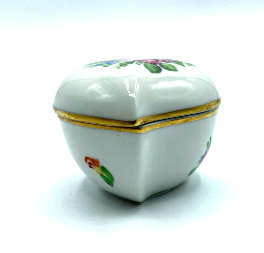 Vintage Herend Porzellan Dose Deckeldose Herz Blumen Bukett handbemalt2