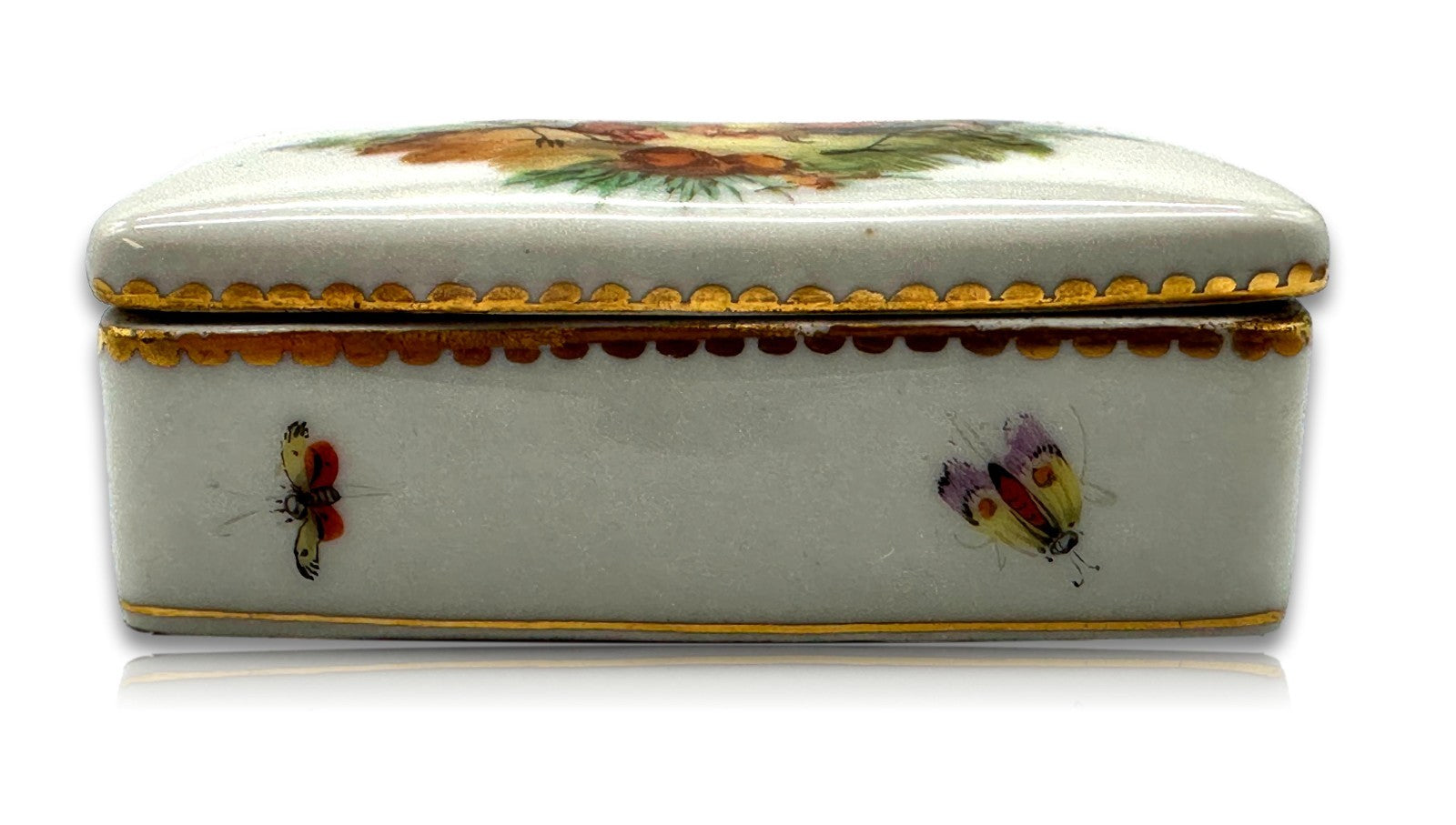 Antike Porzellan-Schatulle - Hahn-Dekor & Insektenmalerei - handbemalt - um 19001