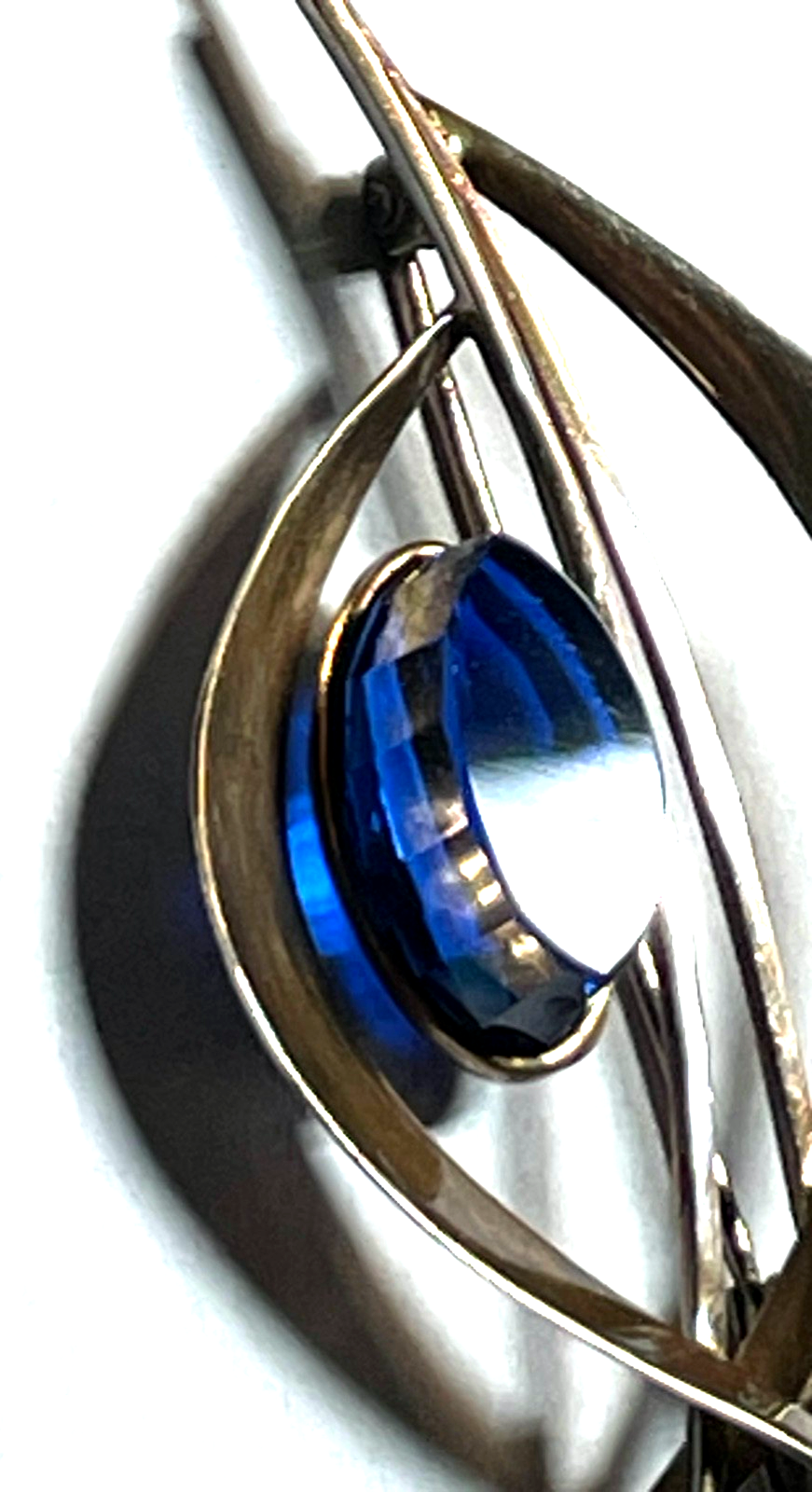Vintage Design 333 Gold 8 K Brosche Anstecknadel mit Iolith Juwelier Qualität4