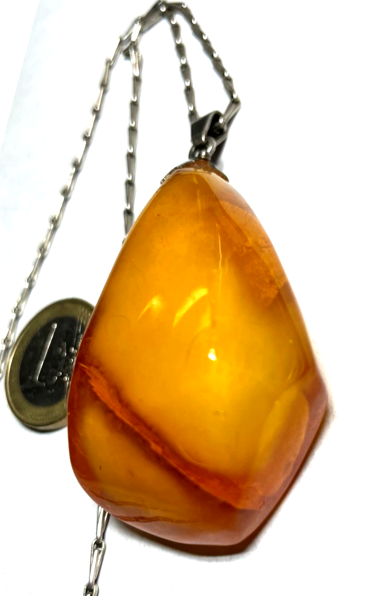 Stattlicher vintage Natur Bernstein Nugget poliert Anhänger + aparte Silberkette2