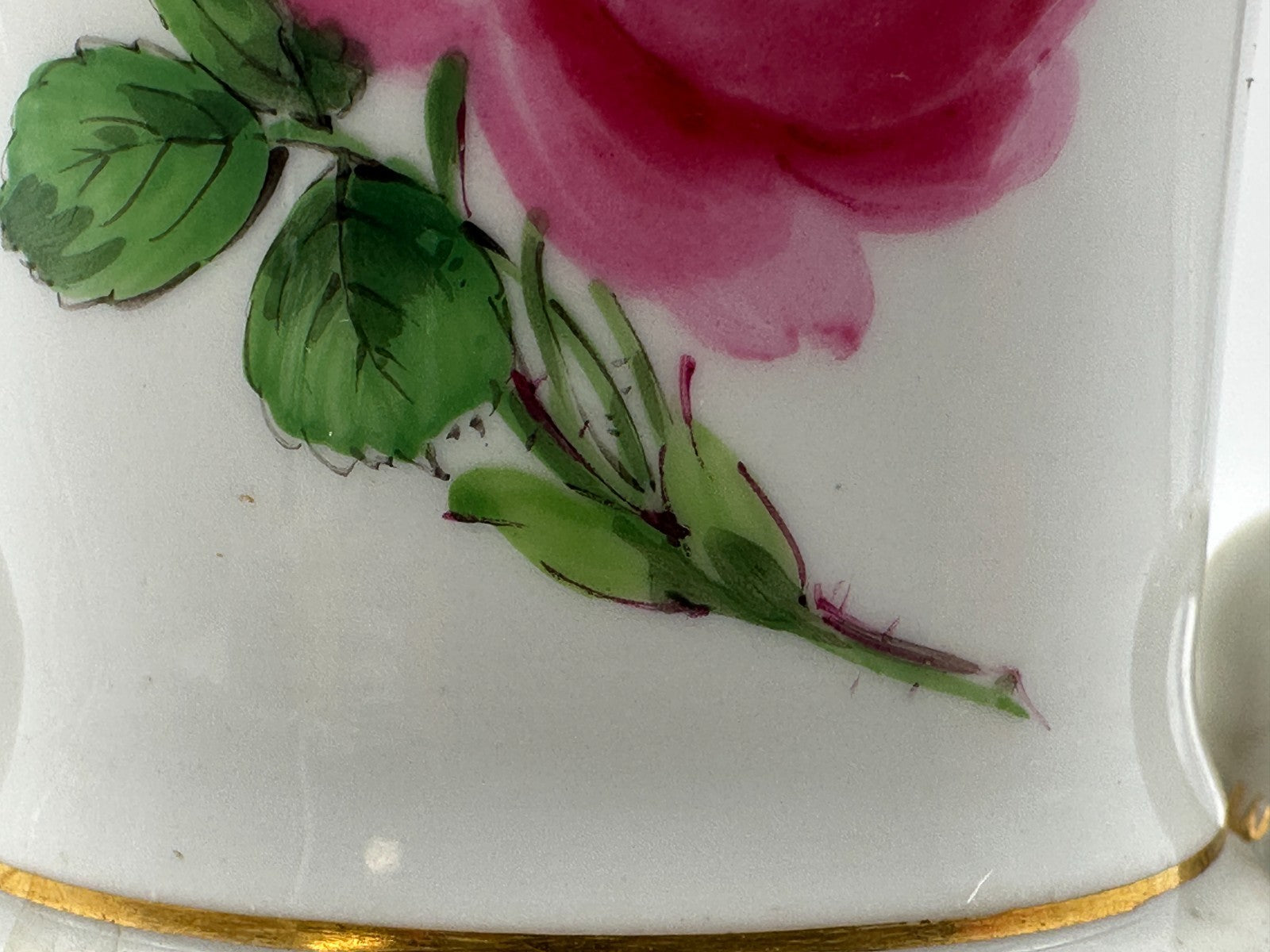 Antike Meissen Amphorenvase um 1900 – Handbemalt mit Rosen & Goldstaffage8