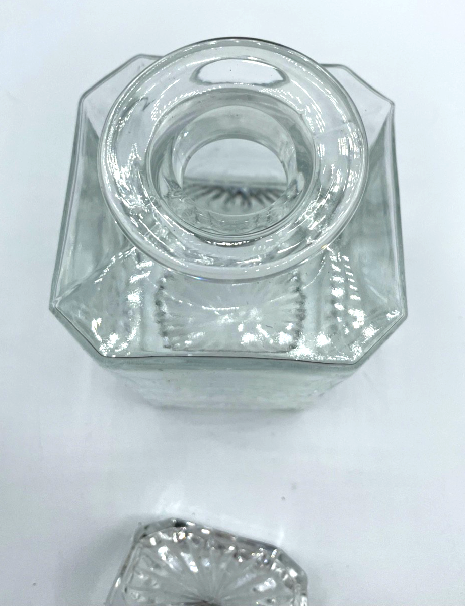Vintage Whiskey Karaffe Glaskaraffe mit Glasstöpsel H 21 cm B 10 cm gepflegt3