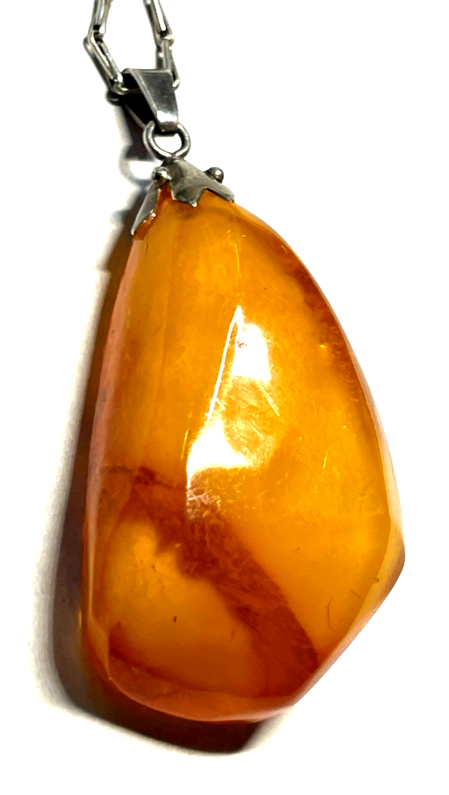 Stattlicher vintage Natur Bernstein Nugget poliert Anhänger + aparte Silberkette14