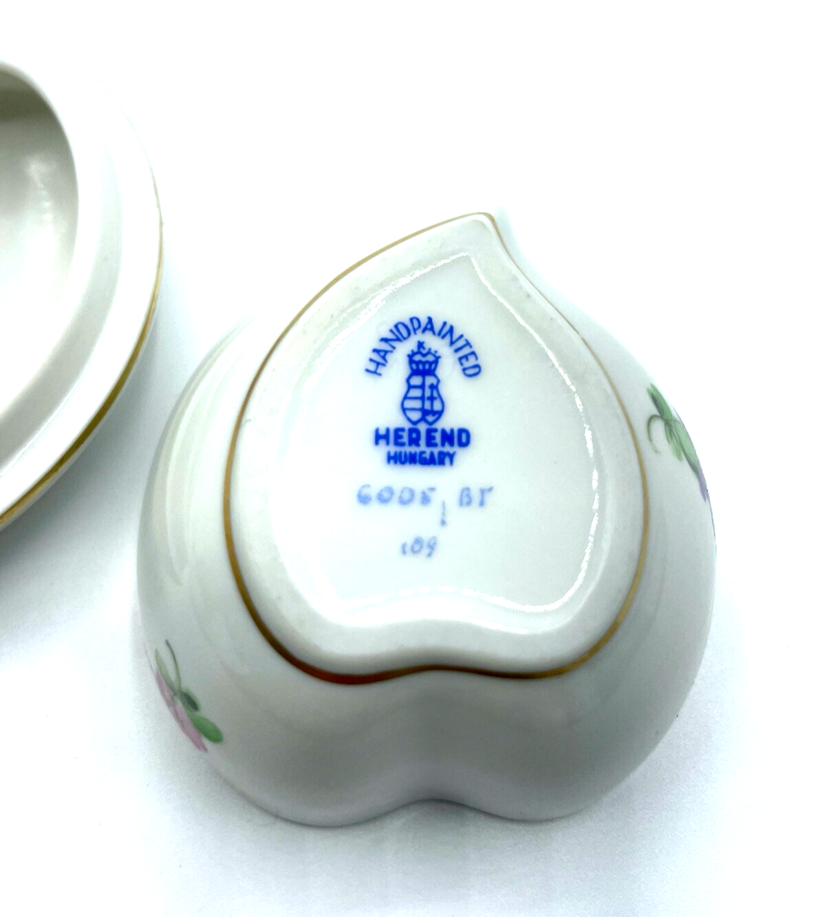 Vintage Herend Porzellan Dose Deckeldose Herz Blumen Bukett handbemalt10