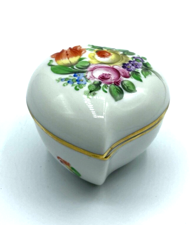Vintage Herend Porzellan Dose Deckeldose Herz Blumen Bukett handbemalt1