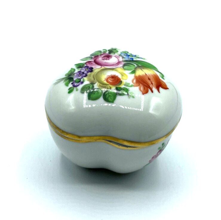 Vintage Herend Porzellan Dose Deckeldose Herz Blumen Bukett handbemalt4