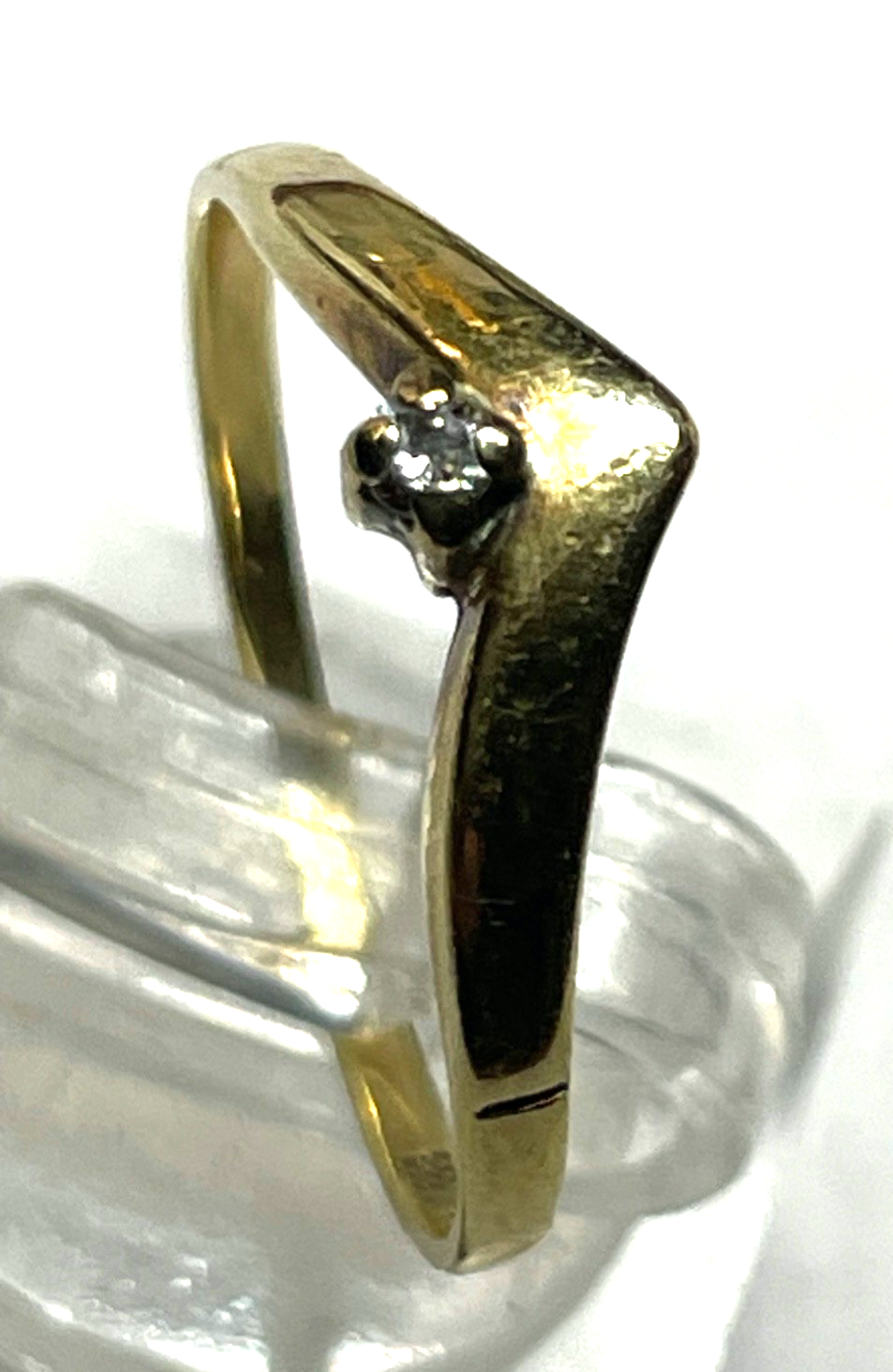 Moderner zarter 585 Gold 14 K Damen Ring kl. Diamant Ø 17 mm RG 546