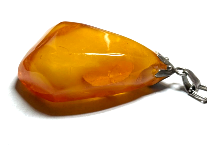 Stattlicher vintage Natur Bernstein Nugget poliert Anhänger + aparte Silberkette6