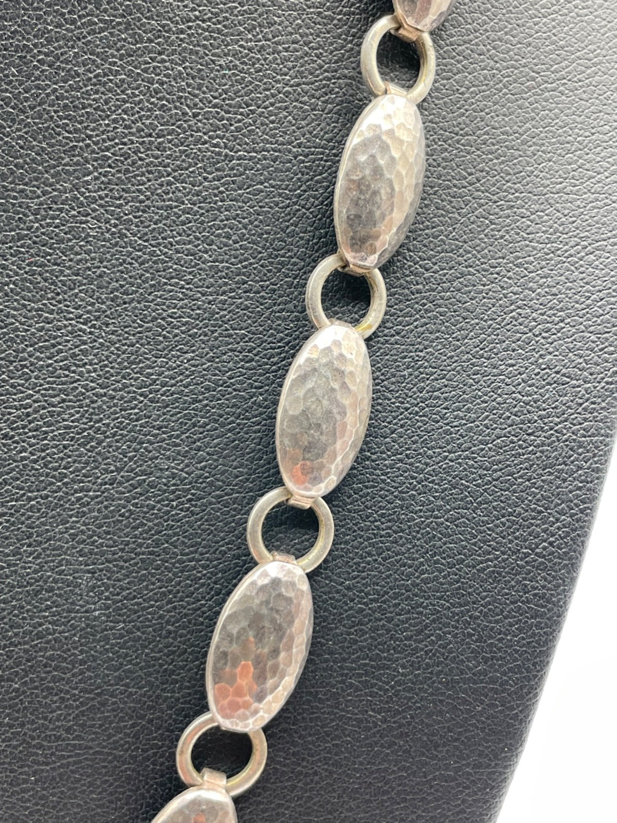Antik Collier Hammerschlag Dekor Bauhaus Ära vermutlich WMF Schmuck versilbert2