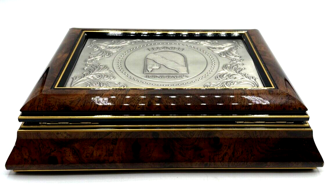 Attraktive Deckeldose Schatulle mit Zinn Tafel Gemeinde Leinzell Württemberg6